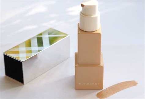 burberry bright glow compact foundation review|Burberry FRESH GLOW FOUNDATION .